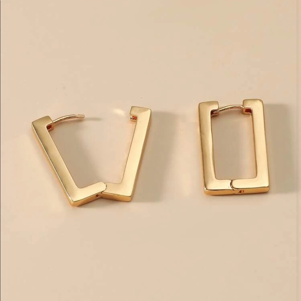 Shein Gold Geo Hoop Earrings - Picture 2 of 4